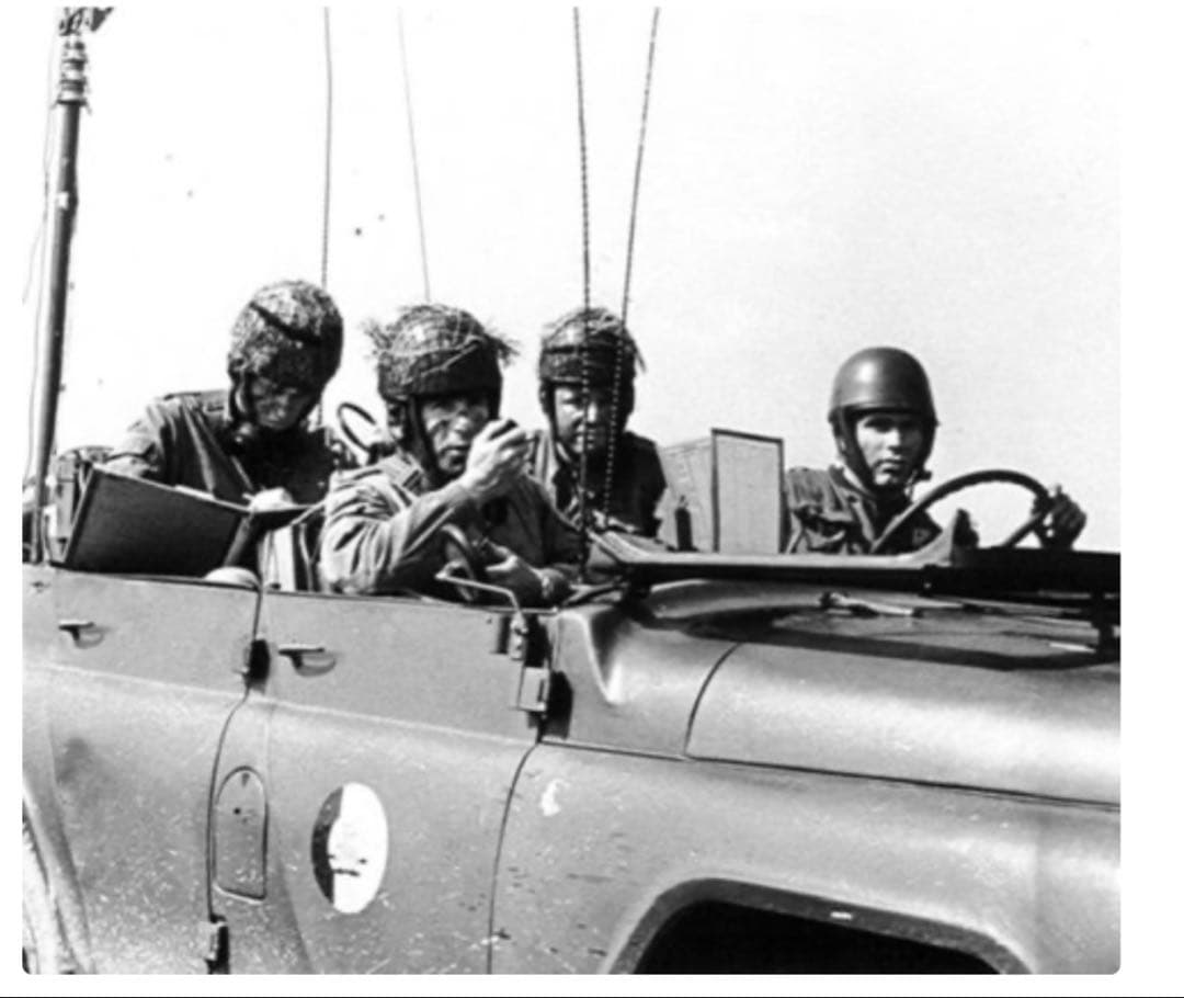 東ドイツ軍 空挺 ヘルメット 降下猟兵 実物 84年 レア - メルカリ