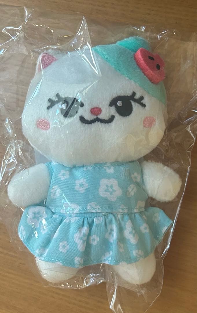 NiziU NIZOO マユカ ルキャ バッグチャーム D - メルカリ