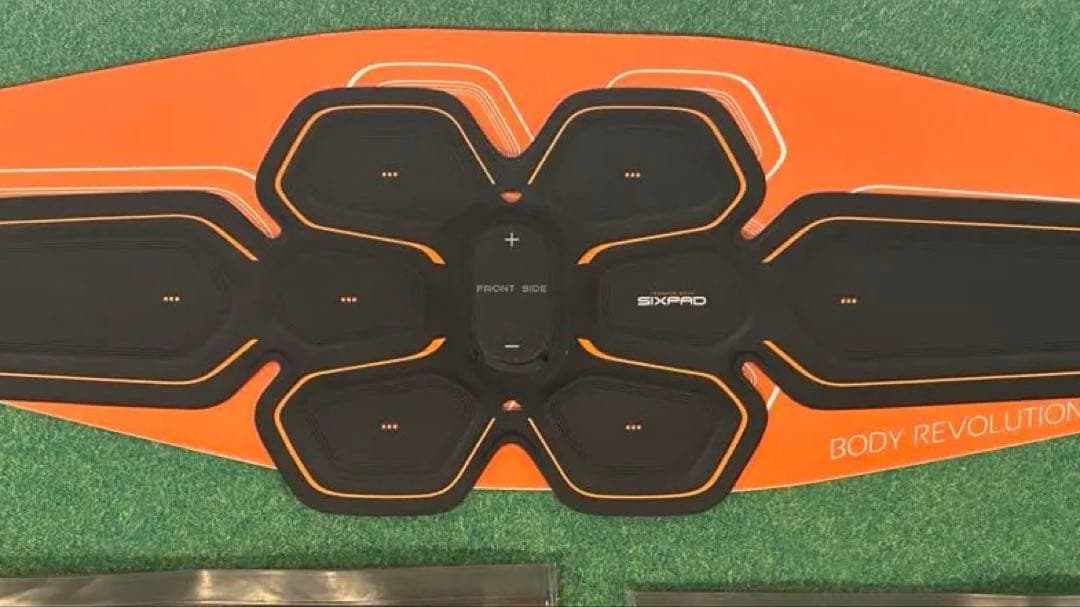 SIXPAD（シックスパッド）充電式 3点セット＋ジェルシート等 おまけ付き