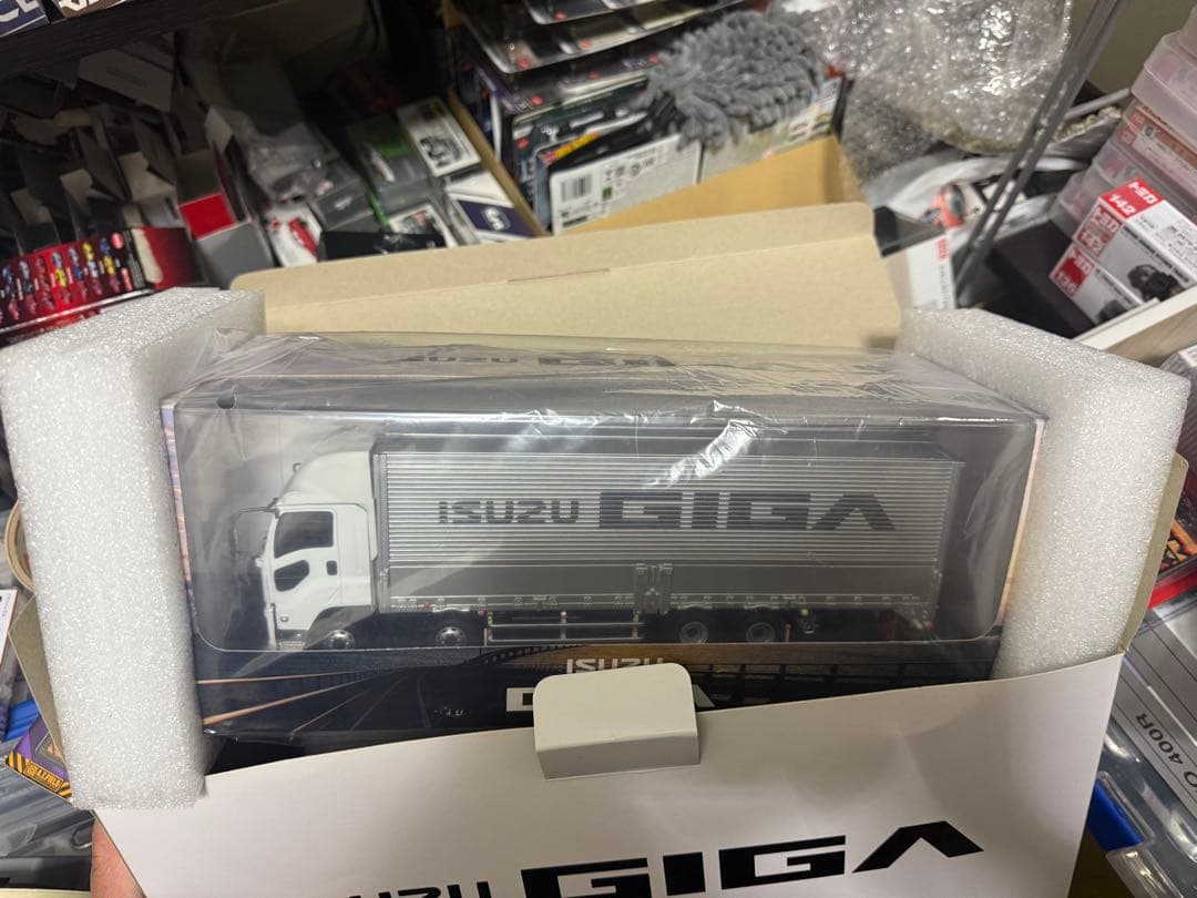 新品未開封品　いすゞ ギガ 模型　トラック模型　コレクション トミーテック トラックコレクション 7弾 084【 いすゞギガ ＋ 西久大