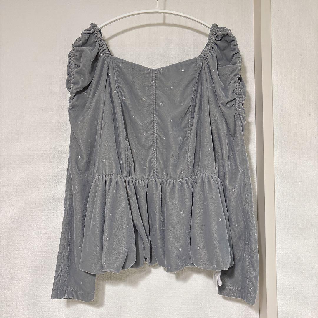 リランドチュール ベロア刺繍ペプラムブラウス ミント - メルカリ