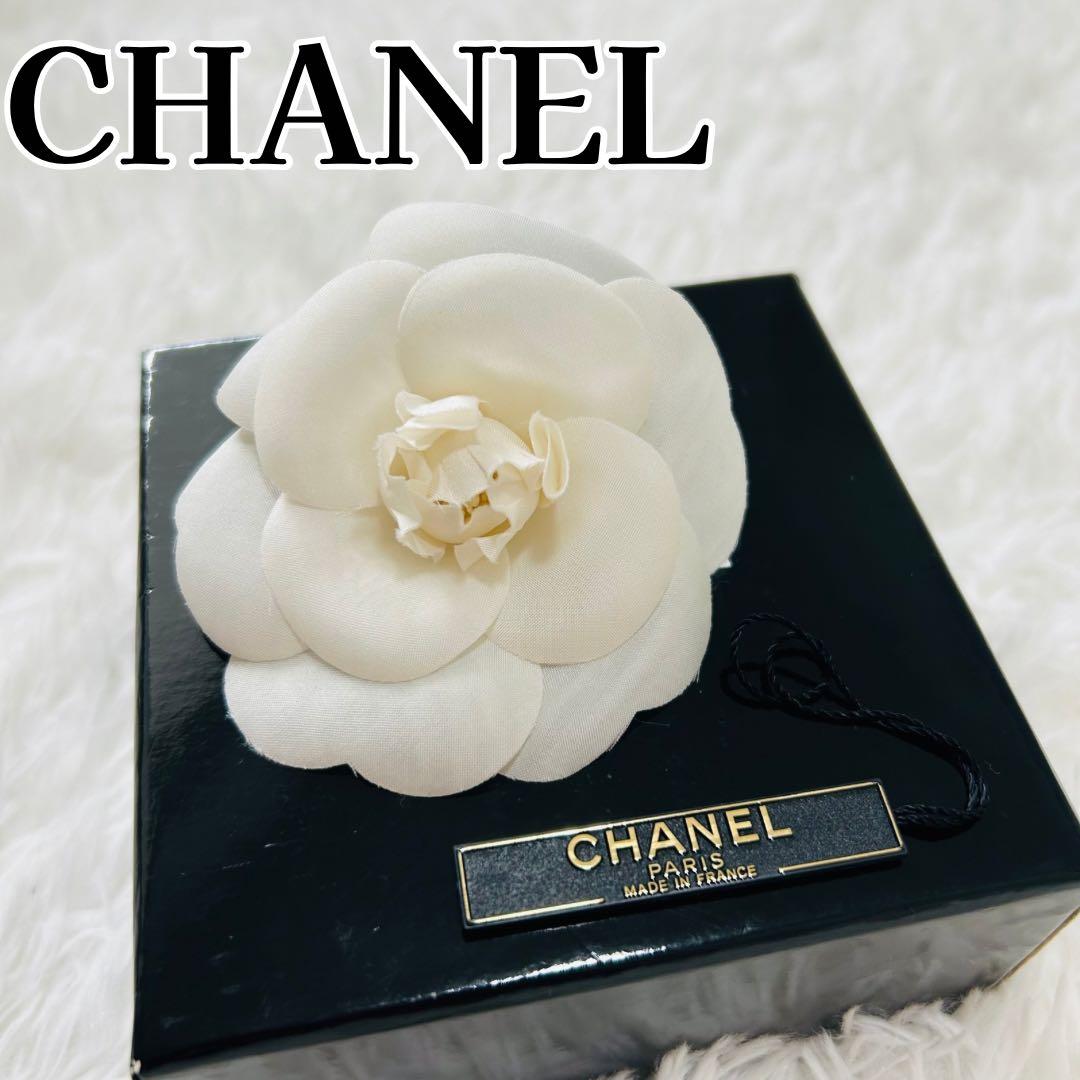 CHANEL シャネル ナイロン カメリア コサージュ ブローチ 白 ホワイト