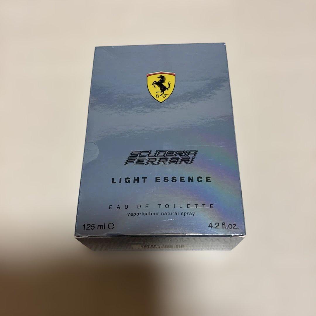 香水(ユニセックス) Scuderia Ferrari Light Essence 125ml