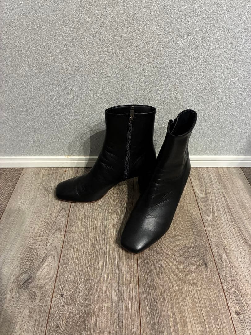 【専用】ダイアナ　ＤＩＡＮＡ　スクウェアトゥショートブーツ(スムース　ブラック)