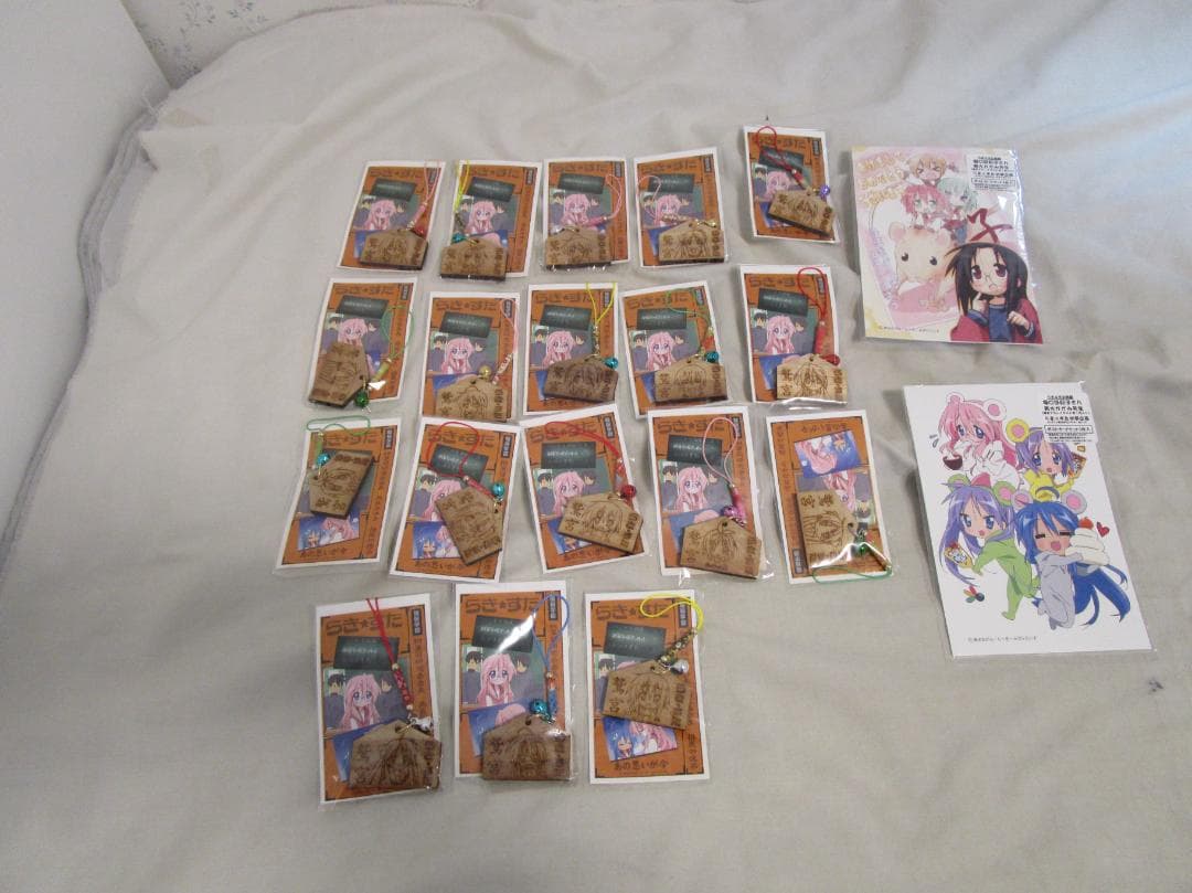 らき☆すた 桐絵馬形携帯ストラップ　18個&ポストカードセット