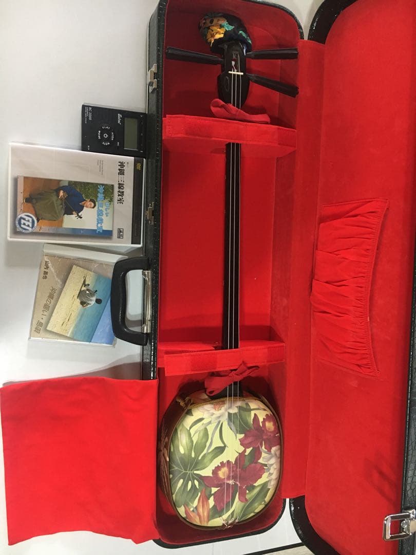 花柄で可愛い三線本体 ケース、教材付き