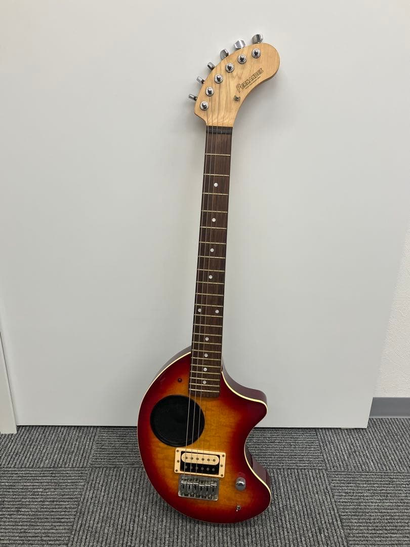 【たびと】FERNANDES ZO-３エレキギター 専用ケース付きY