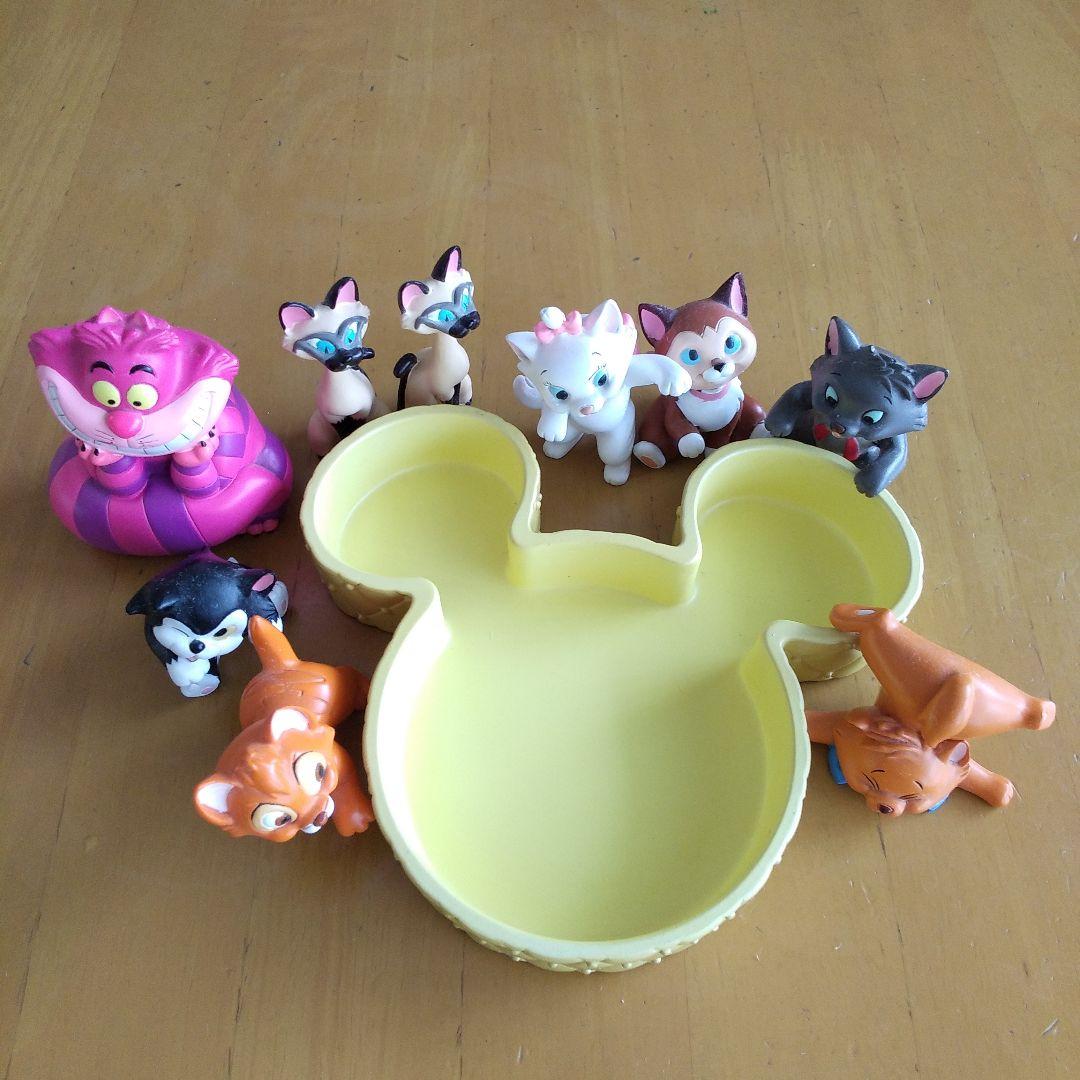 東京ディズニーリゾート 陶器 置物 猫キャラクター大集合 - メルカリ