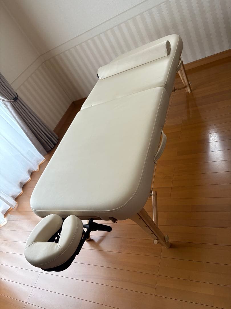 アースライト社製マッサージベッド