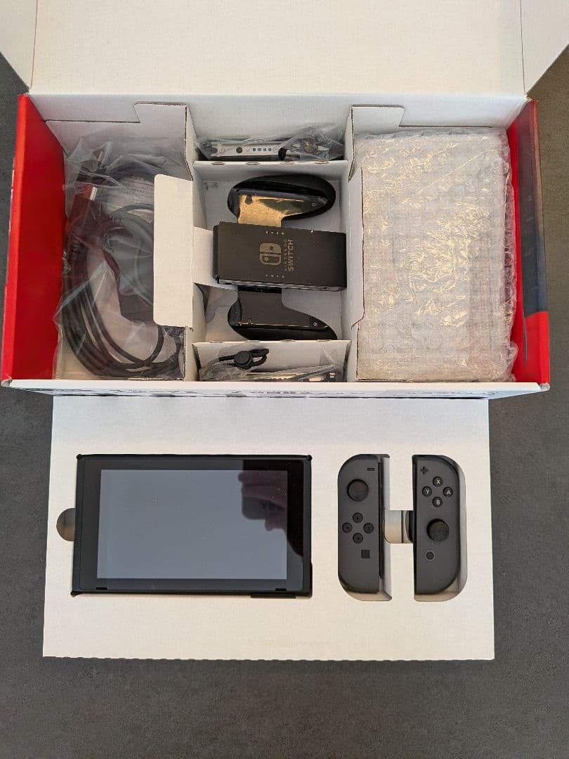 Nintendo Switch 本体 ブラック 美品　付属品完備