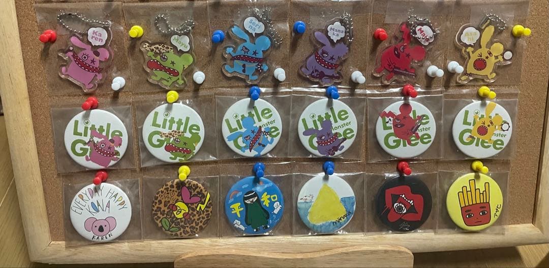 リトグリ アクリルキーホルダー 缶バッジ