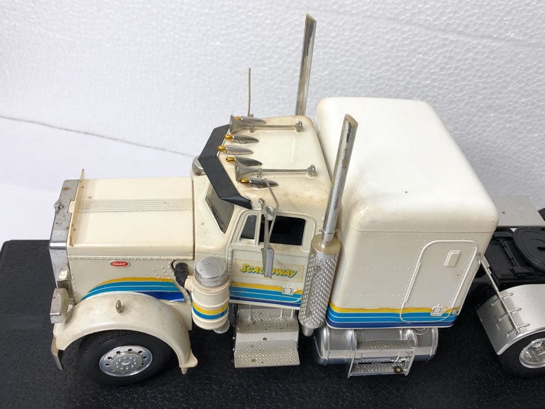 Revell PETERBILT 359 1/24 トラック トレーラーヘッド - メルカリ