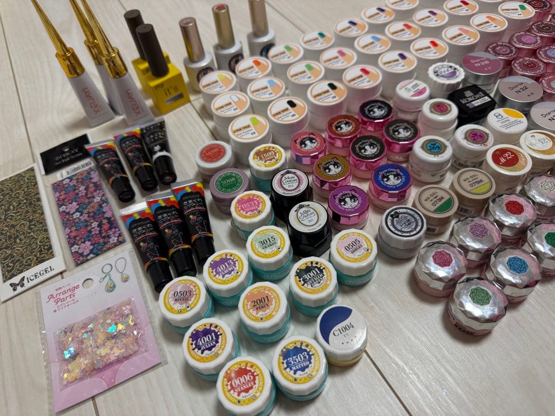 大幅値下げ‼️ジェルネイルまとめ売り❤️LEDライトブランドシール付き