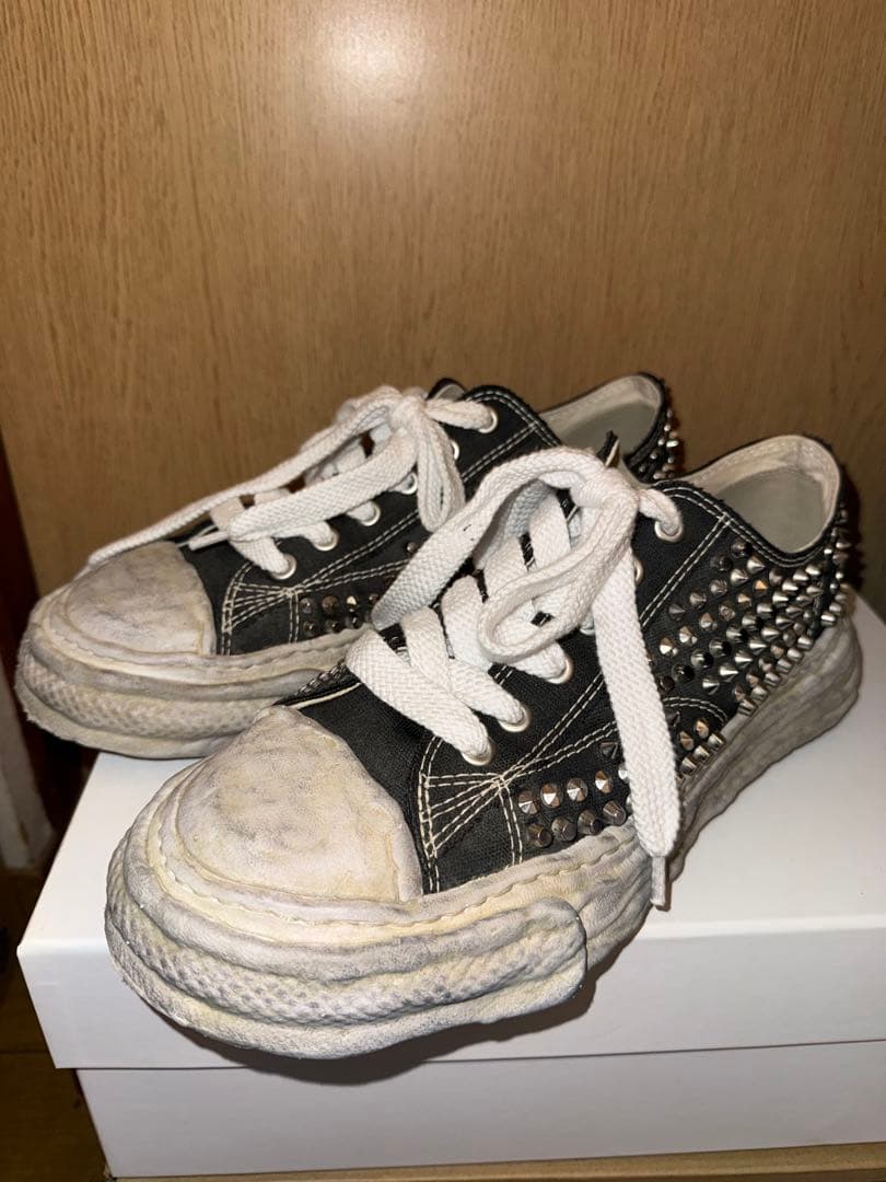 メゾンミハラヤスヒロ　スタッズスニーカー
