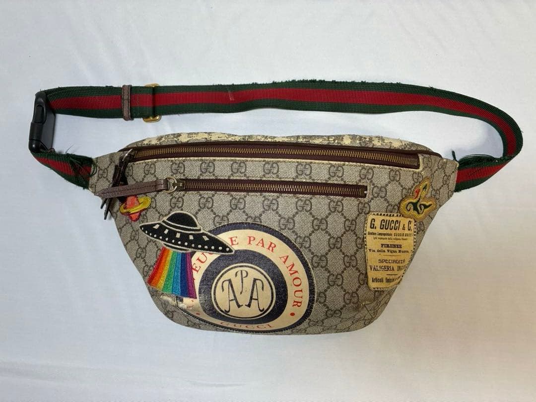 レ*イ様 正規品 GUCCI GGスプリーム クーリエ ボディバッグ パッチワー