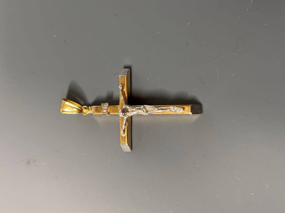 K18十字架ネックレス