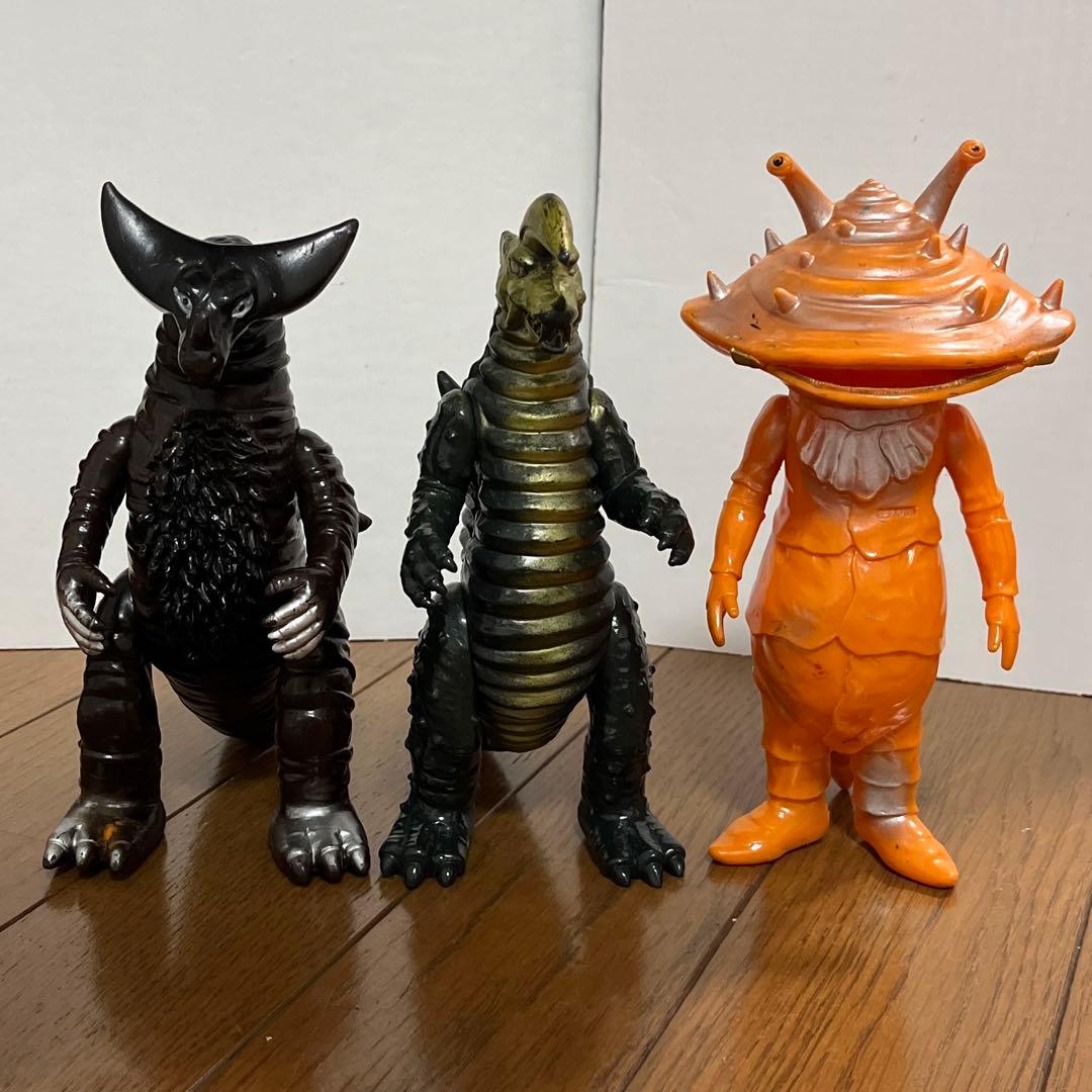 ☆旧ウルトラ怪獣シリーズ ソフビ 11体セット☆ - メルカリ