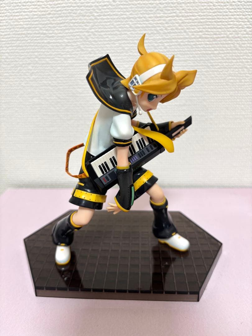 鏡音レン フィギュア グッドスマイルカンパニー - メルカリ