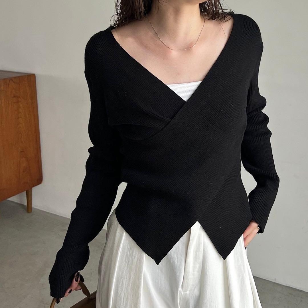 【新品未使用】　クロスVネックニット CAPRICIEUX LE'MAGE