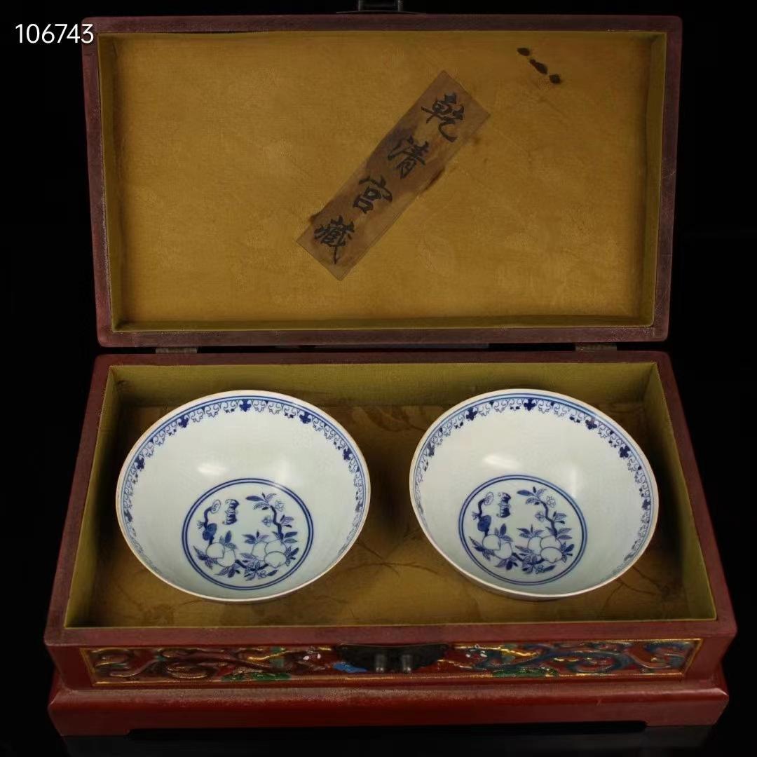 中国古美術・旧蔵の極品青花磁碗一対・古い漆器箱付き・置物・文房具 SOLD OUT 中国美術 青花 古染付 百子堂図 碗 十件 揃 清代(XA674
