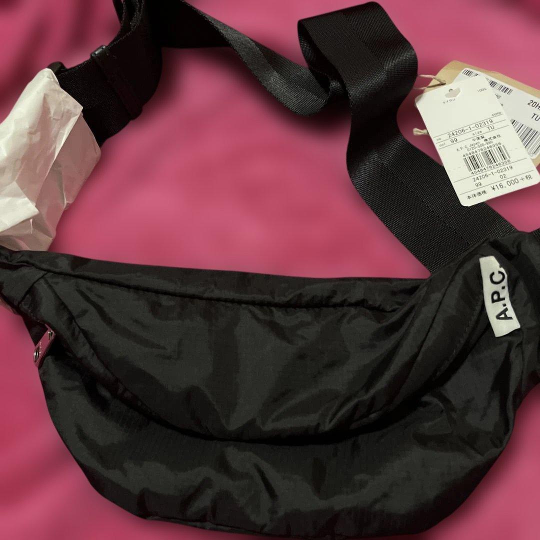 A.P.C. ボディバッグ ブラック TU