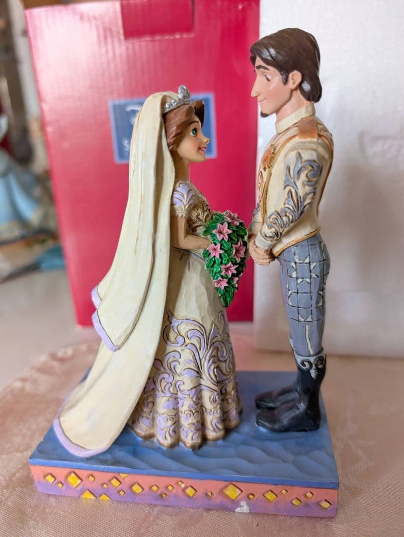 エネスコ　ジムショア　ディズニー　ラプンツェル &フリン　フィギュア　未使用