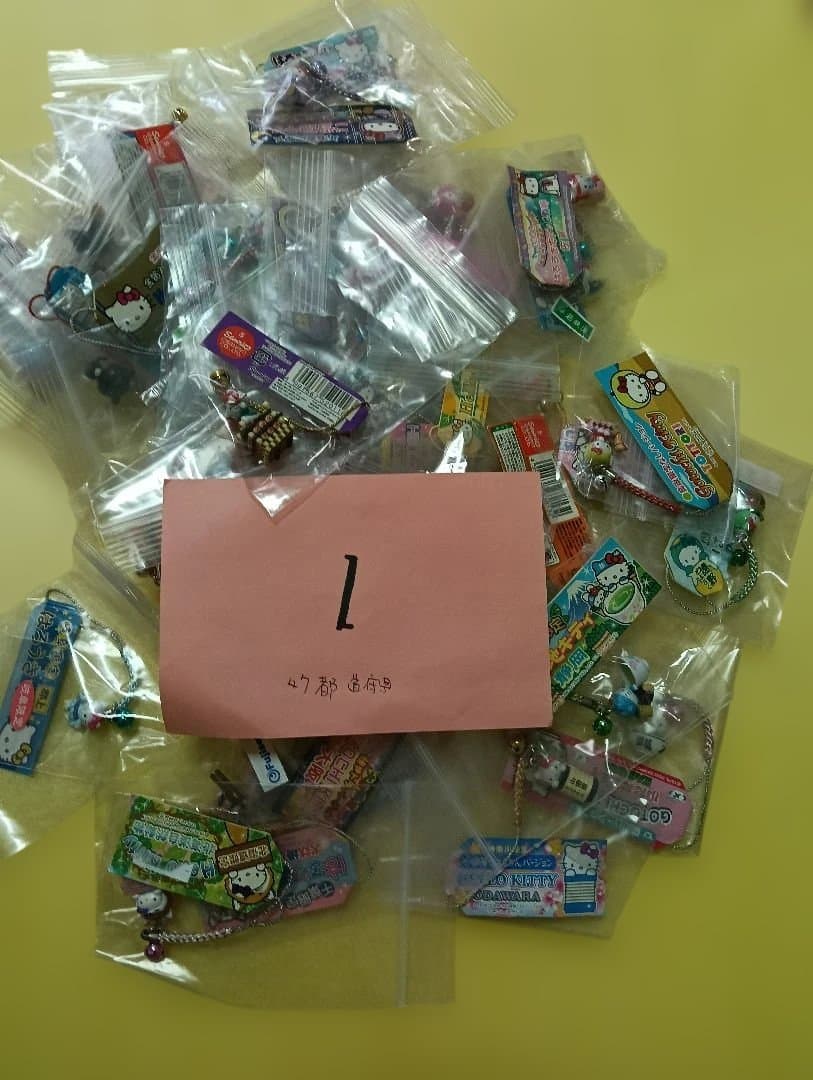 162個！ハローキティストラップ、ファスナーマスコット都道府県制覇３セット