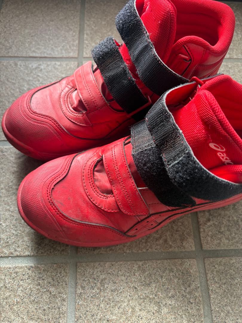 赤い安全靴 ベルクロストラップ付き