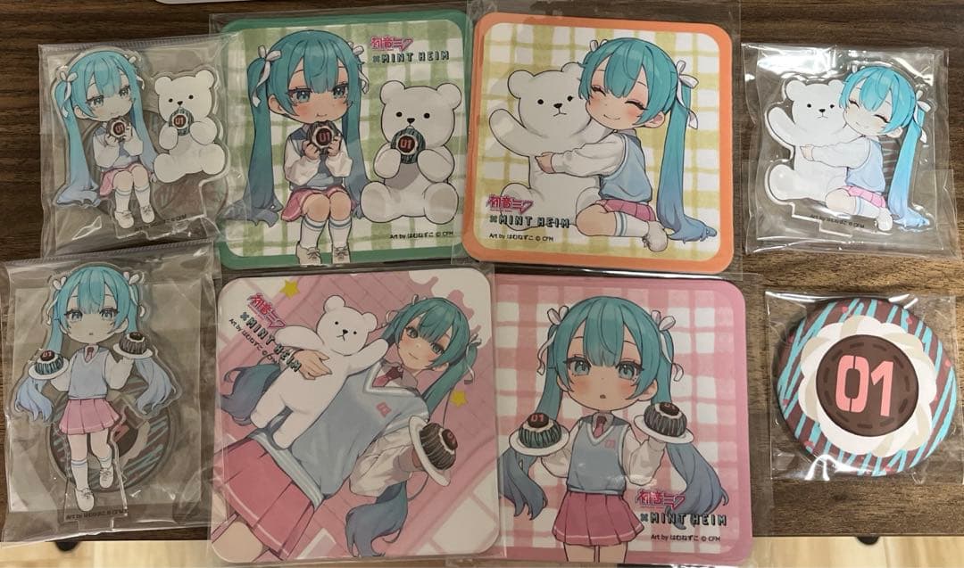 初音ミク 自由が丘コラボカフェ 非売品　コースター　アクスタ　缶バッジセット