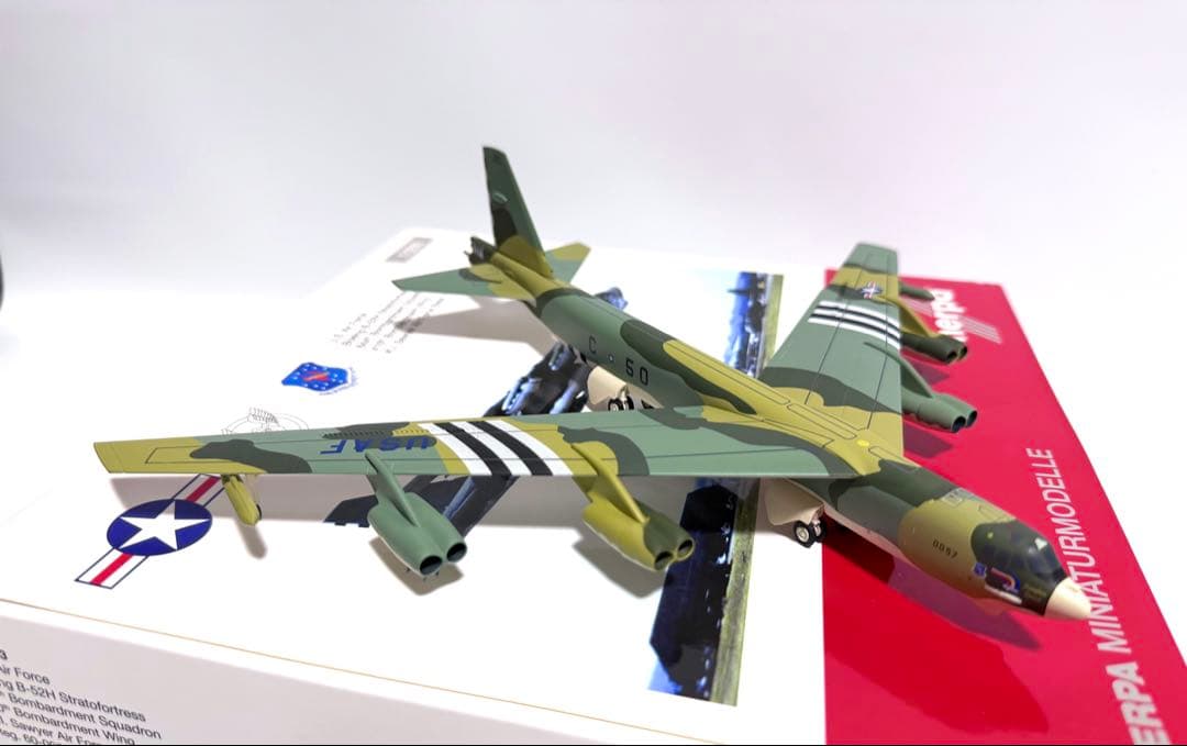 herpa 1/200 B-52 Stratofortress第641爆撃飛行隊 - メルカリ