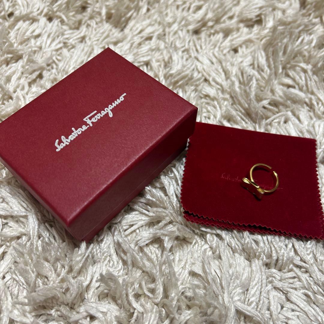 Ferragamo フェラガモ リボン リング 指輪