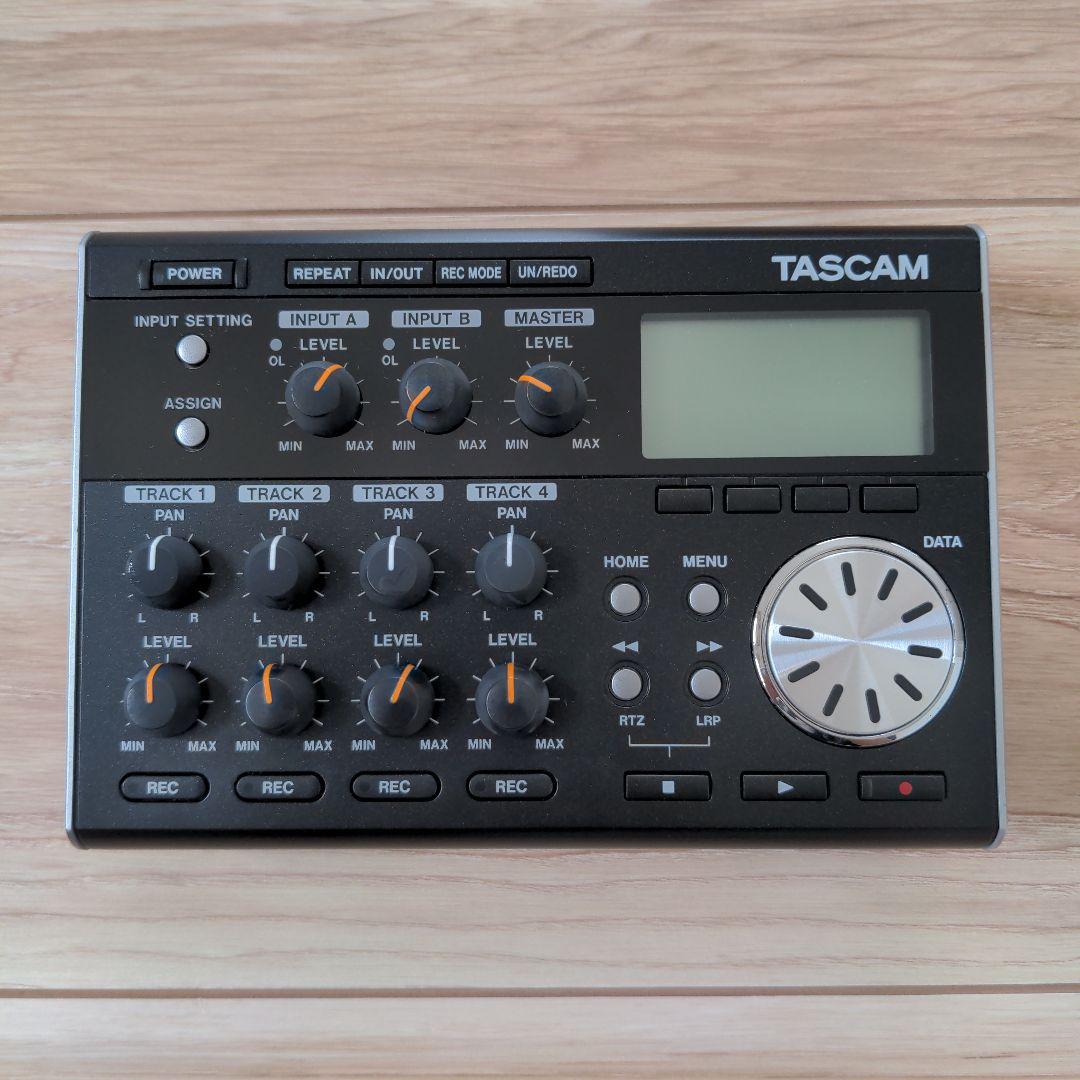 TASCAM DP-004　MTR TASCAM DP-004 Digital Pocketstudio - Limited Edition Red Red