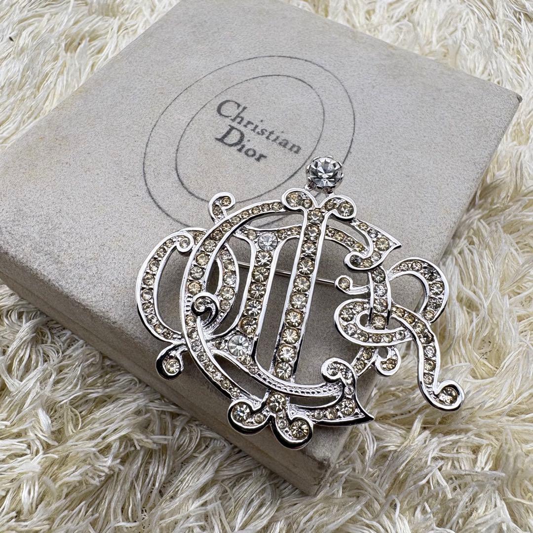 ディオール　エンブレムロゴ　ストーン　ブローチ