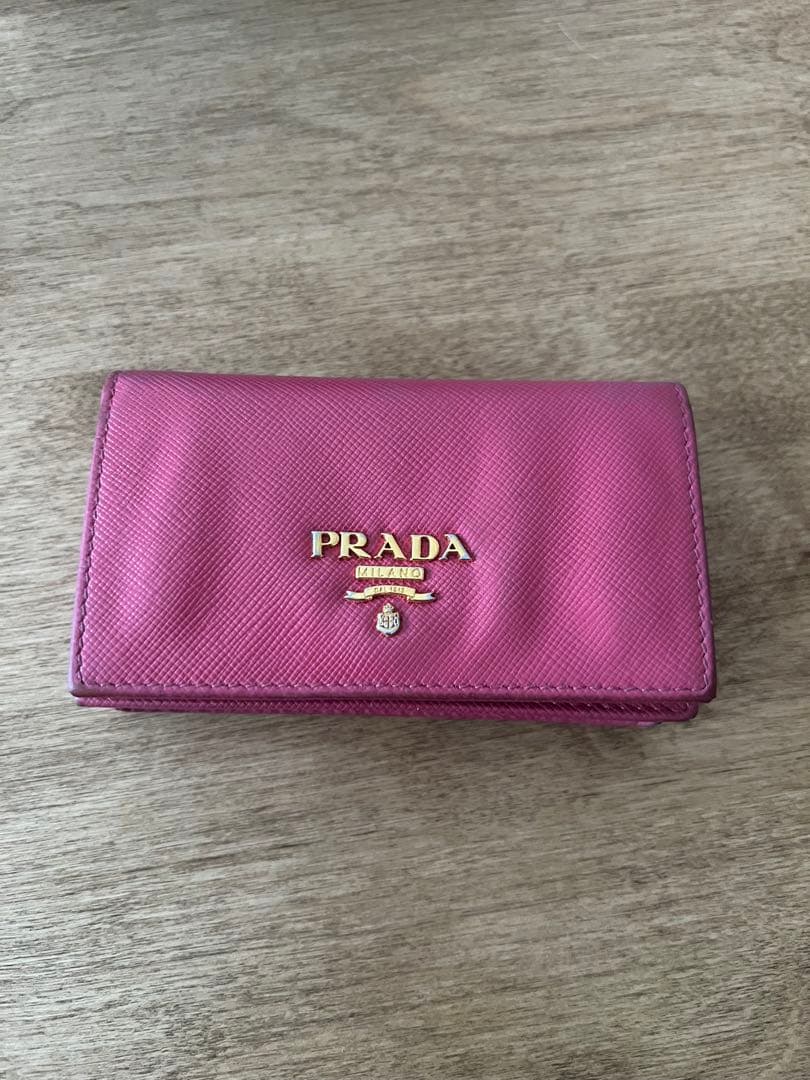 PRADA ピンク カードケース 名刺入れ サフィアーノレザー - メルカリ