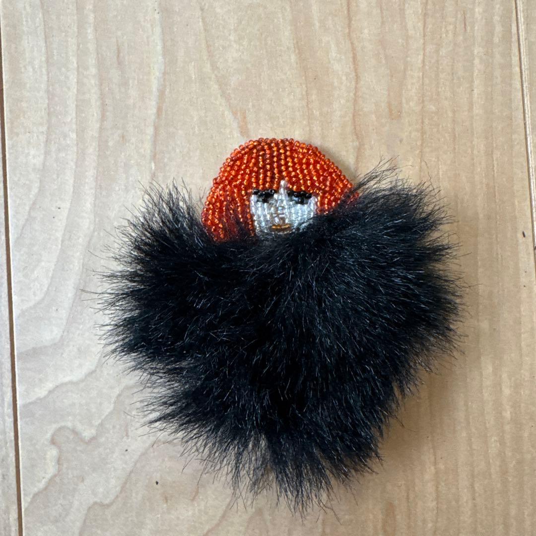 マリアンヌバトル　ファーブローチ ココ・シャネル、オードリーのブローチ！トゥモローランドで