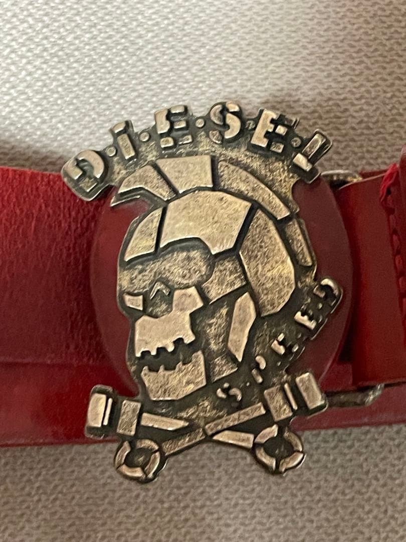 つ*ー様 DIESEL レザー ベルト レッド ☆【送料無料】DIESEL ディーゼル レザーベルト メンズ 型押し レッド