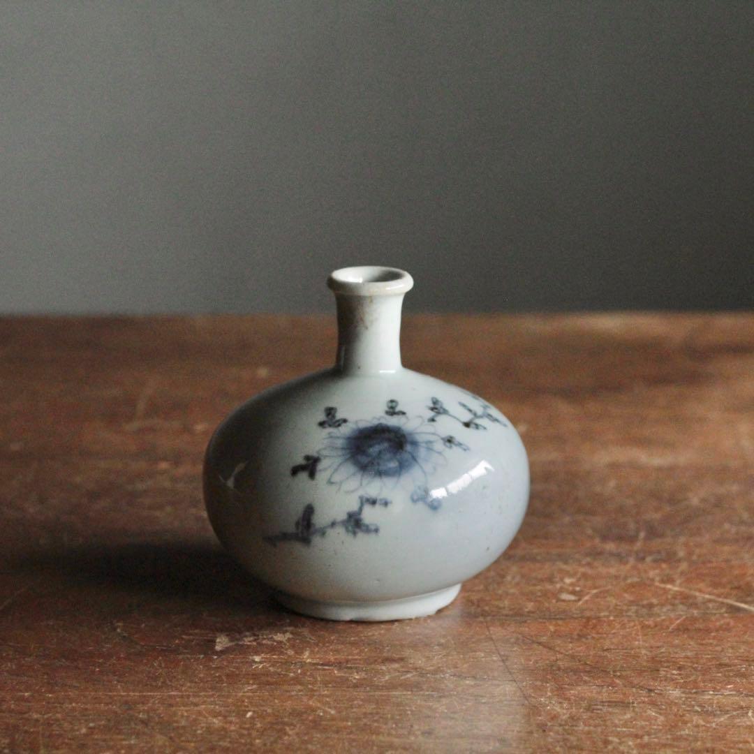 蝶がいる 染付 徳利 古美術 酒器 古道具 アンティーク