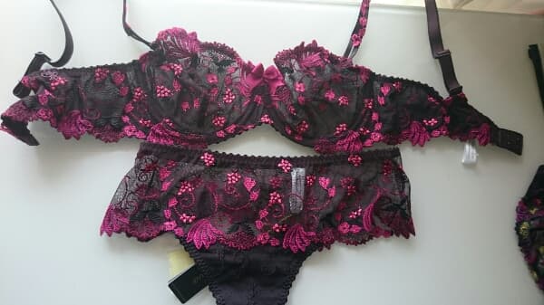 値下げ70Ｄ+Ｓ★Secret d'Eva海外高級ブランドブラウン×レッド