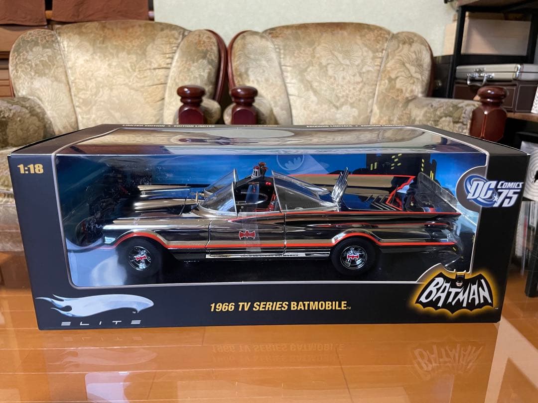 1/18 MATTEL バットモービルTVシリーズ1966 クローム
