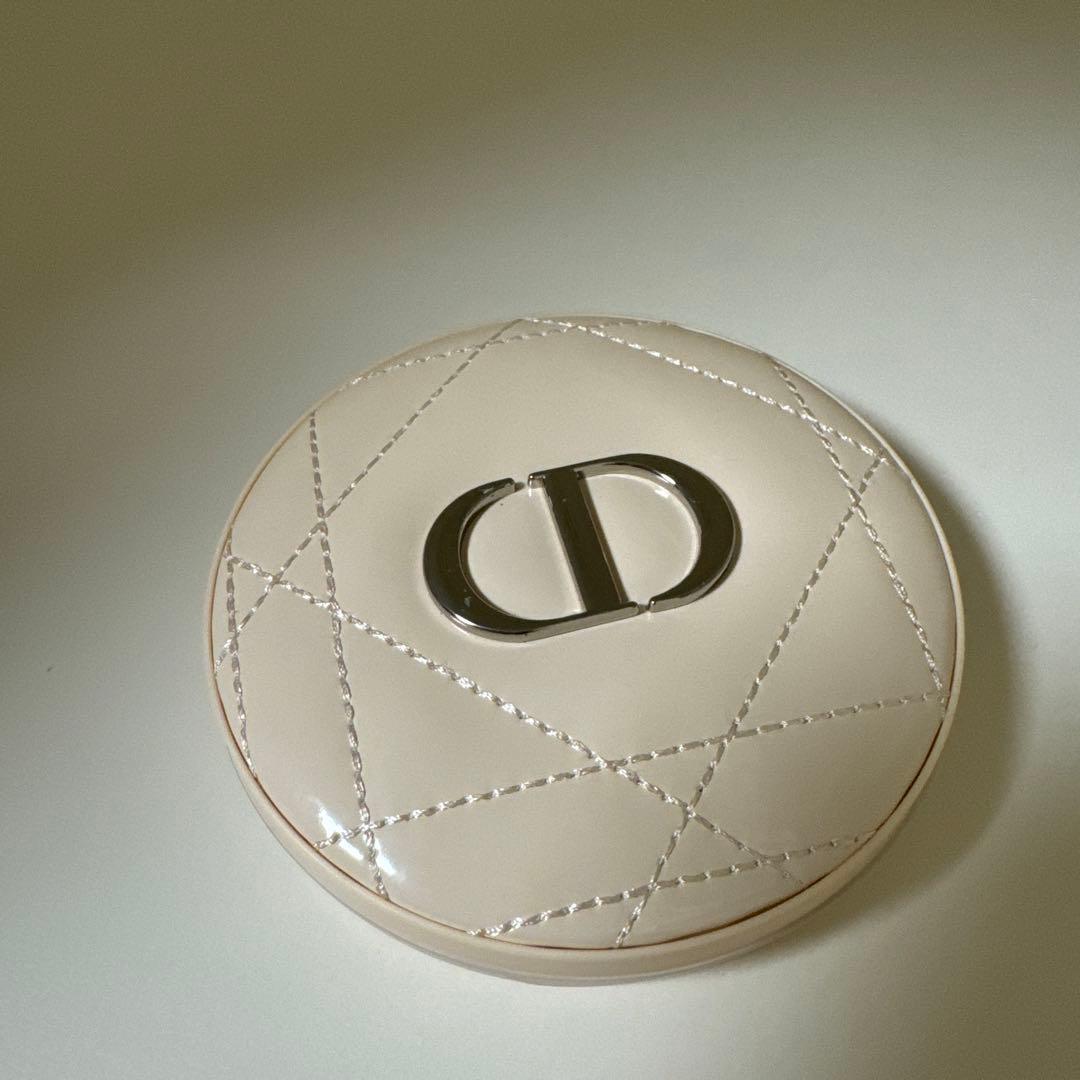 Dior ラベンダー ハイライトパウダー