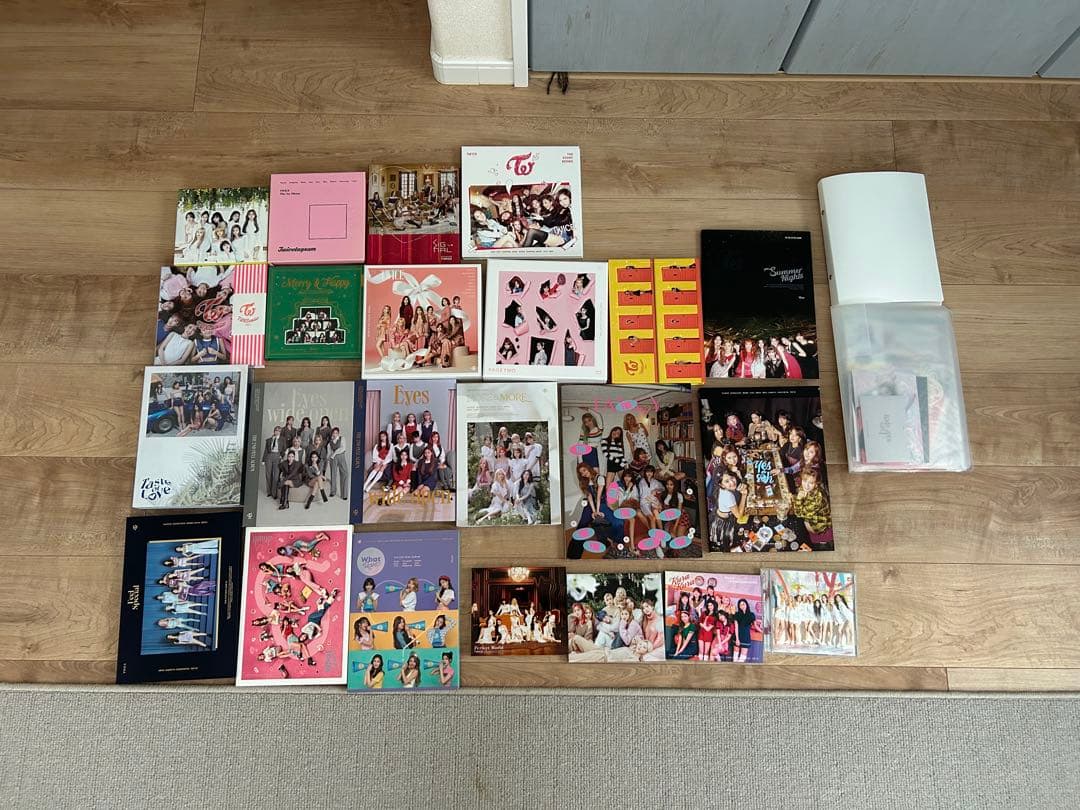 TWICE アルバムまとめ売り トレカ特典付き - メルカリ