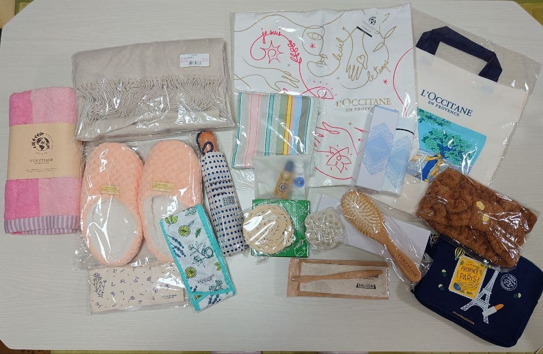 ロクシタン ノベルティ＆非売品 １６点 折り畳み傘 バスタオル スカルプブラシ等