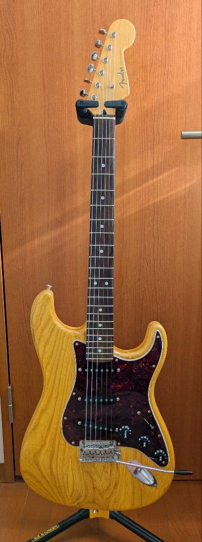 【kt175】Fender MIJ Limited ストラト 使用浅 中古