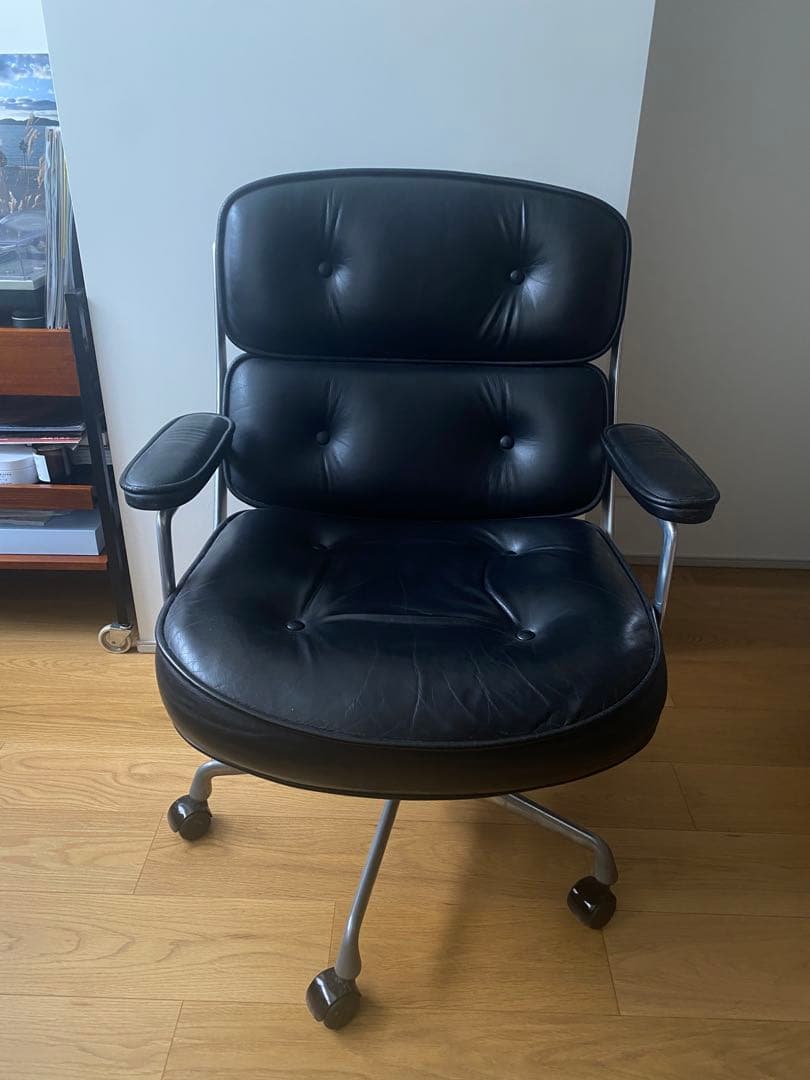 ハーマンミラー イームズ エグゼクティブチェア タイムライフチェア 80万の椅子！？ハーマンミラーのイームズエグゼクティブチェア（タイム