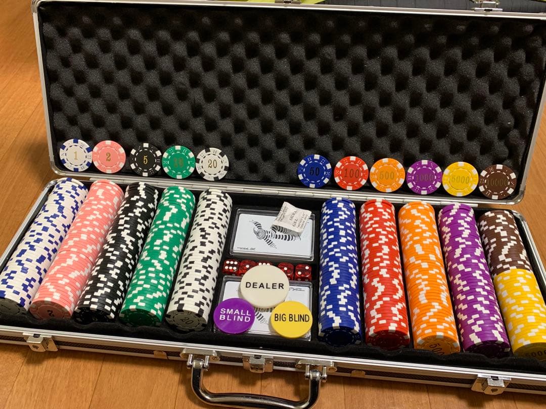 ポーカーセット (カジノチップ500枚+ポーカーボタン他) ケース入り