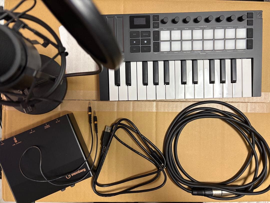 MIDIキーボードとオーディオ機器セット M-AUDIOのMIDIキーボードOxygen Pro Miniのご紹介です。