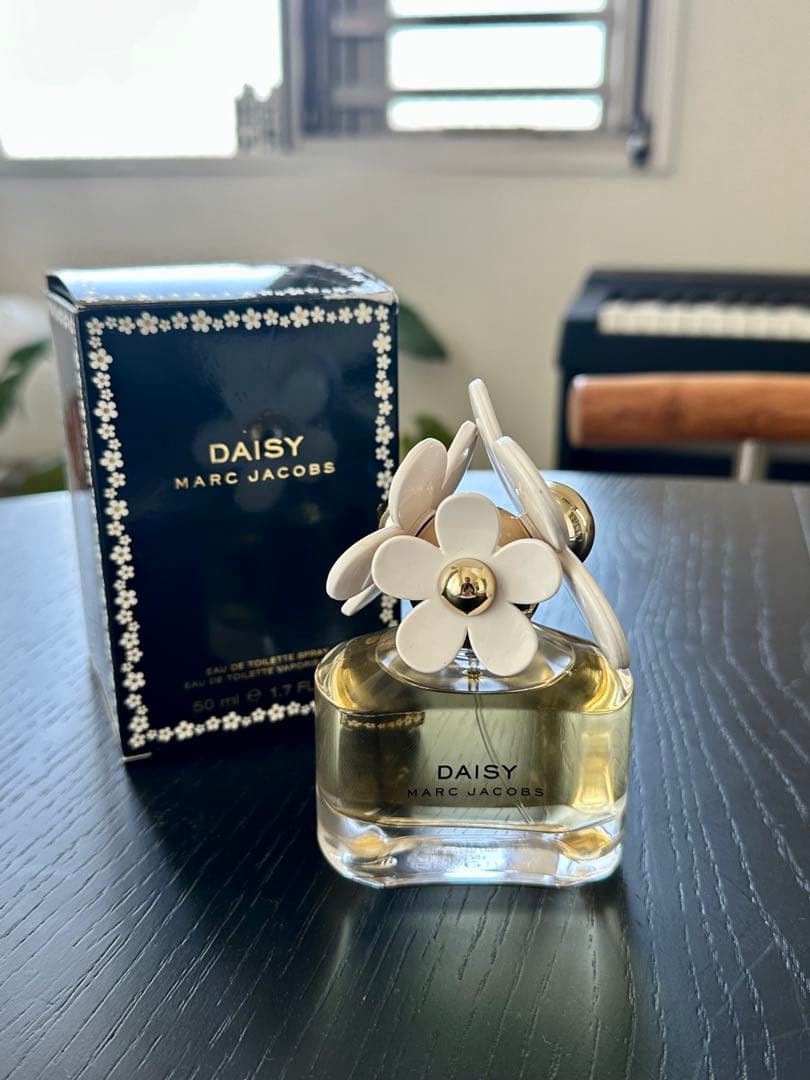 MARC JACOBS DAISY 香水 50ml (新品)