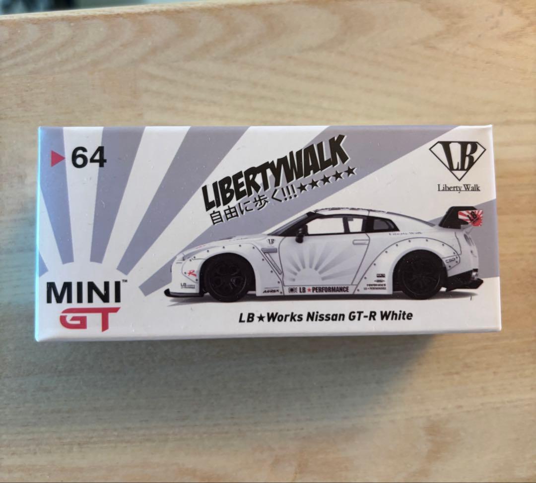 MINIGT LB★Works Nissan GT-R ホワイト