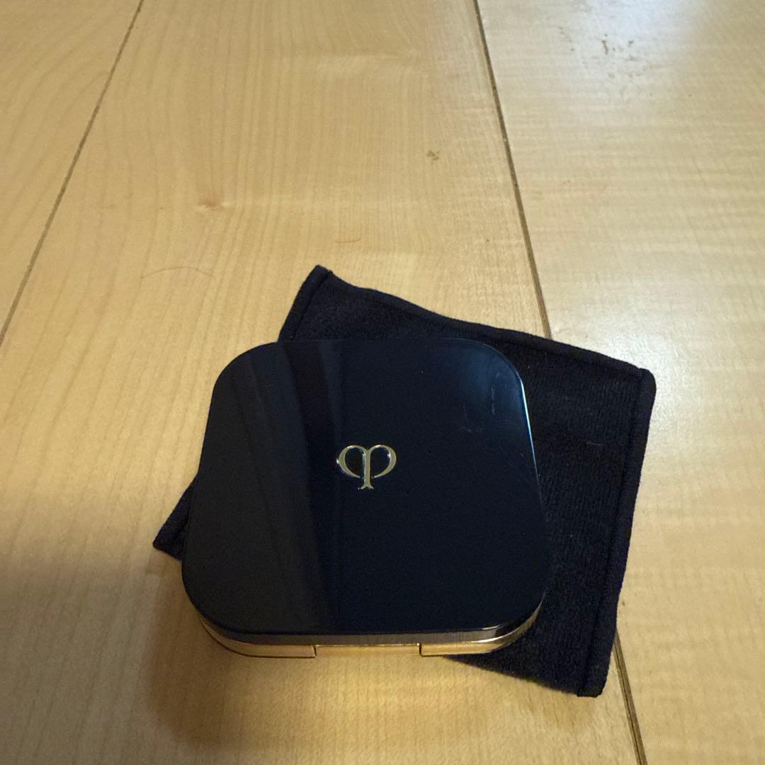 クレ・ド・ポー ボーテ フェイスパウダー プードルコンパクトエサンシエルn