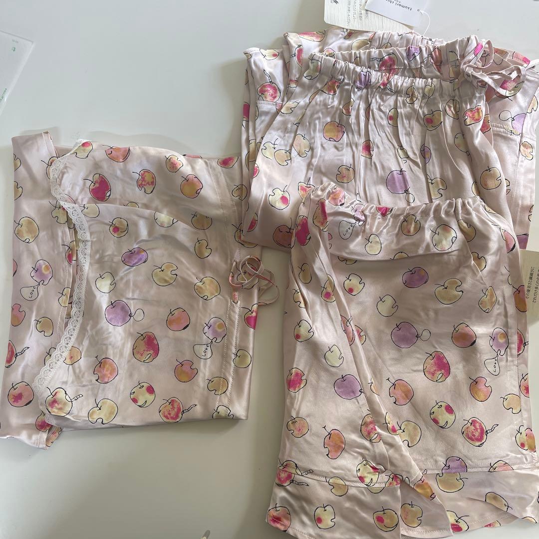 タグ付tsumori chisato りんご柄　絹 シルク　パジャマ　セット3点